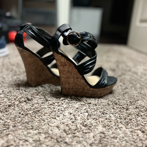 Classic black strap with cork brown platforms - Picture 6 of 6